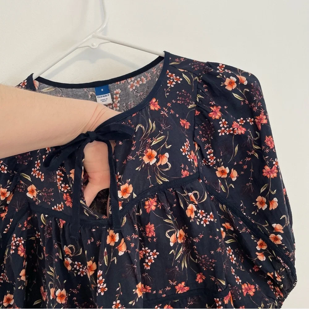 OLD NAVY Puff Sleeve Floral Tiered Swing Blouse Navy Blue Short Sleeve Peasant S